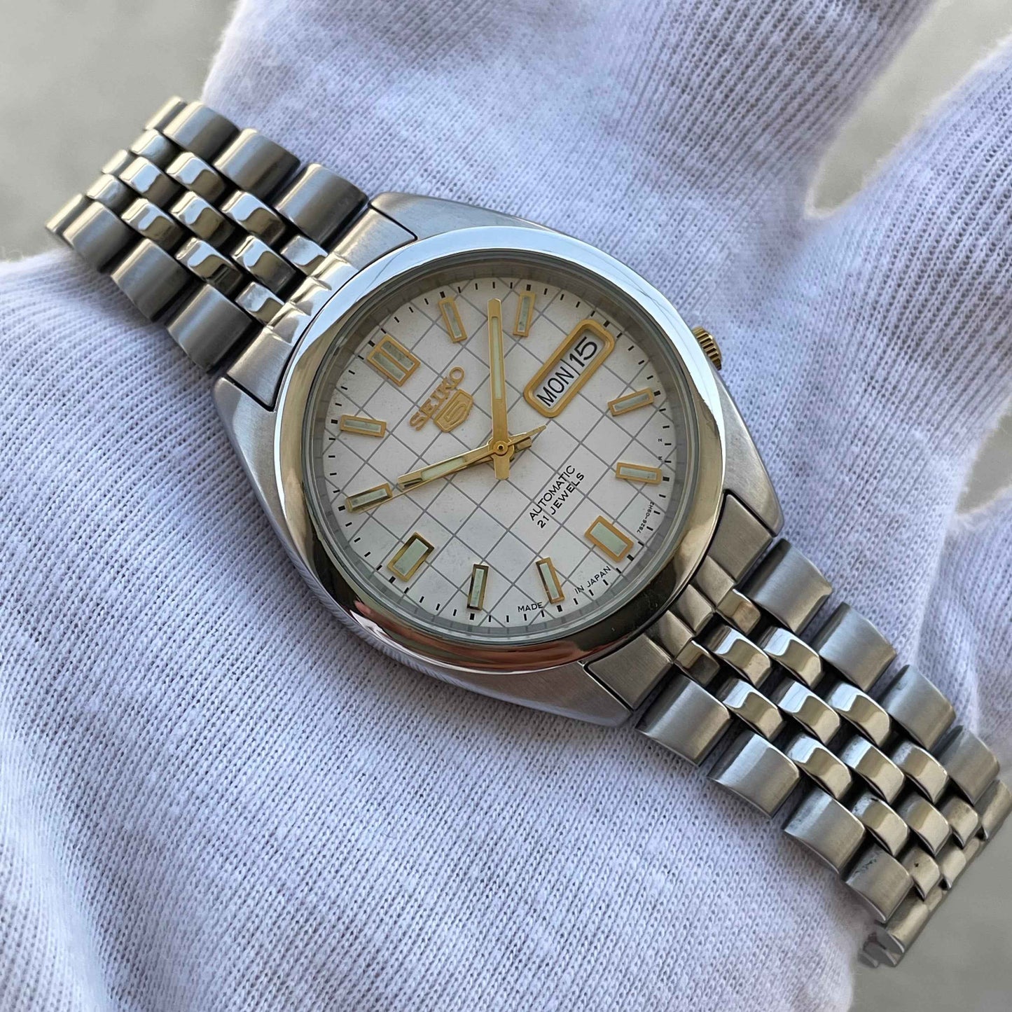 Seiko 5 White Checkered Dial