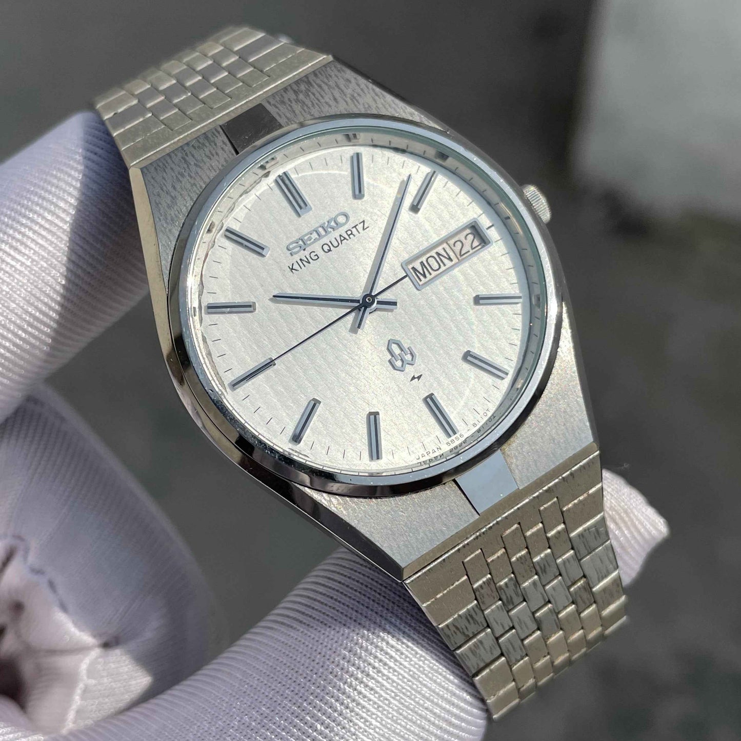 Vintage Seiko King Quartz 5856-8090