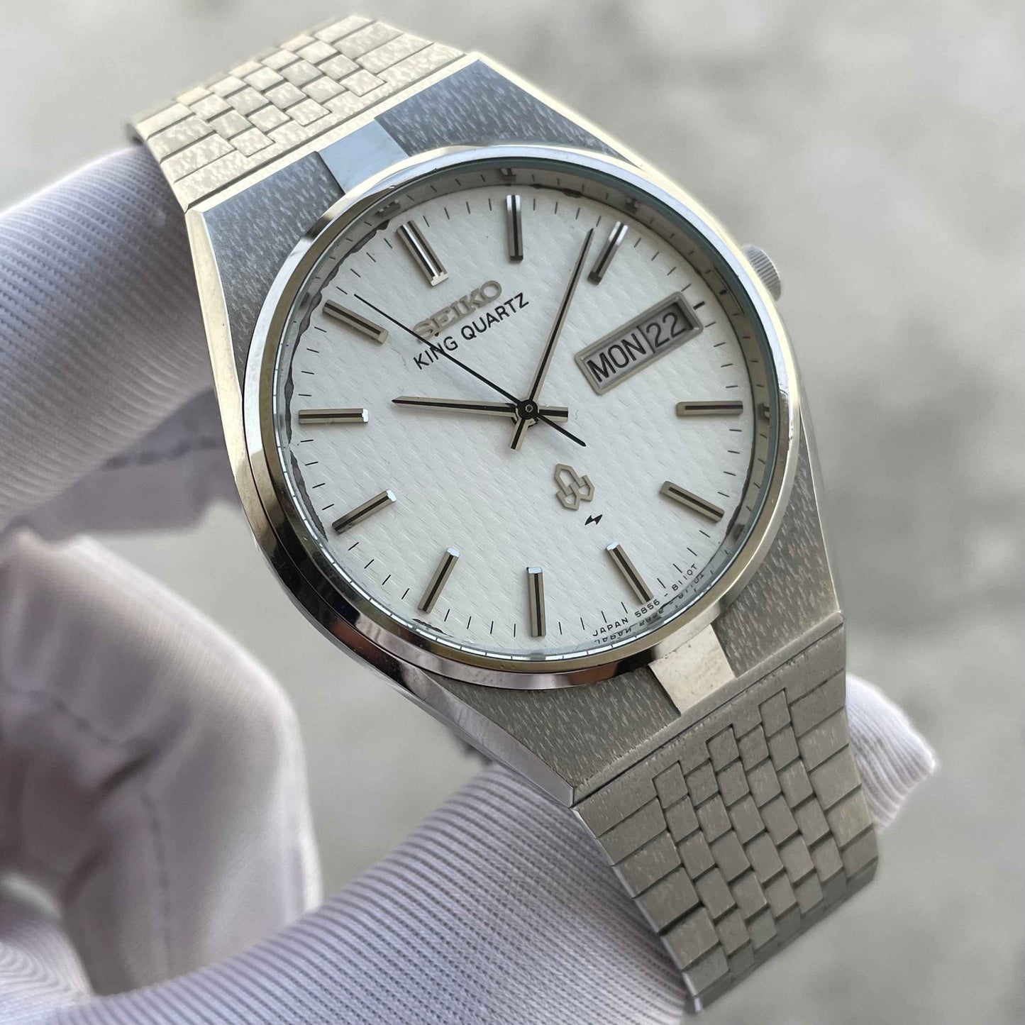 Vintage Seiko King Quartz 5856-8090