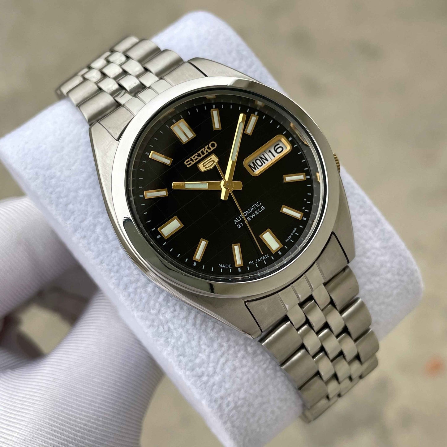 Rare Seiko 5 SNKF67J1 - Black Checkered Dial