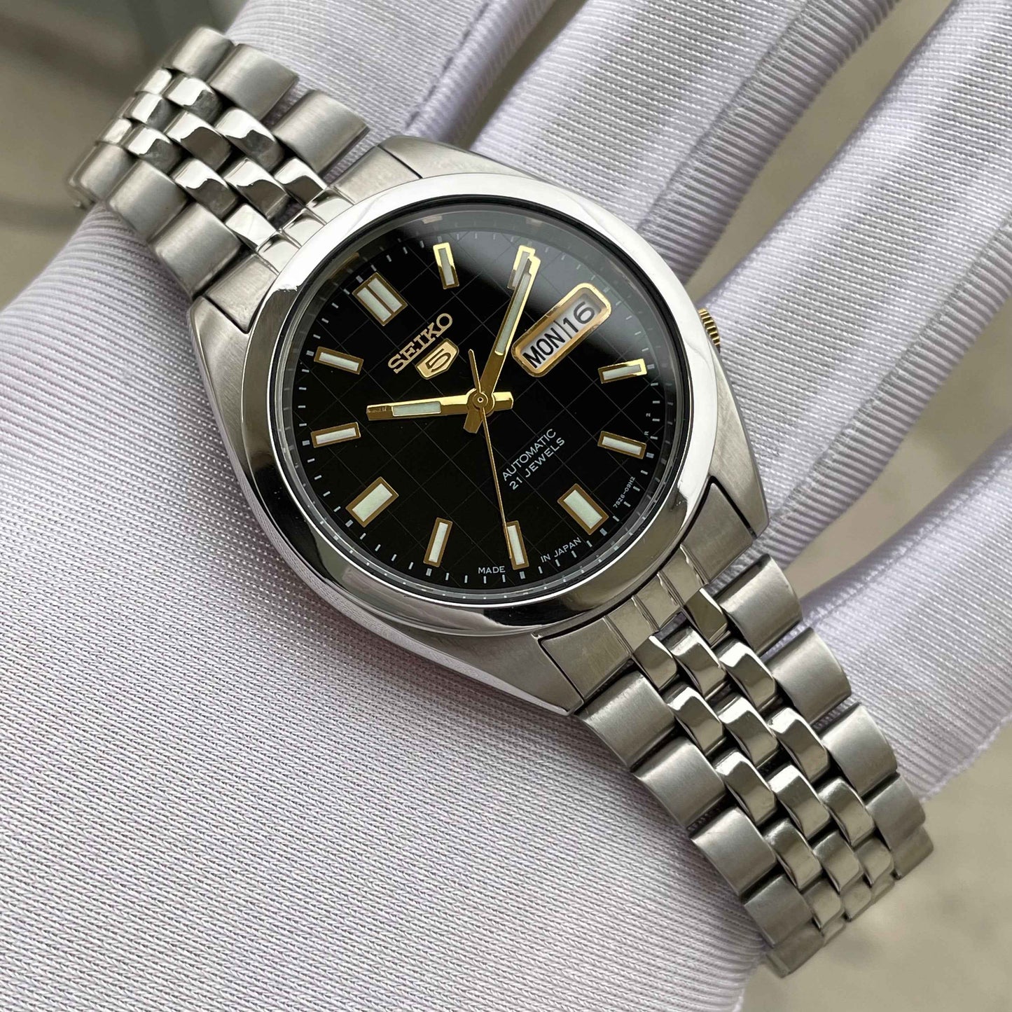 Rare Seiko 5 SNKF67J1 - Black Checkered Dial