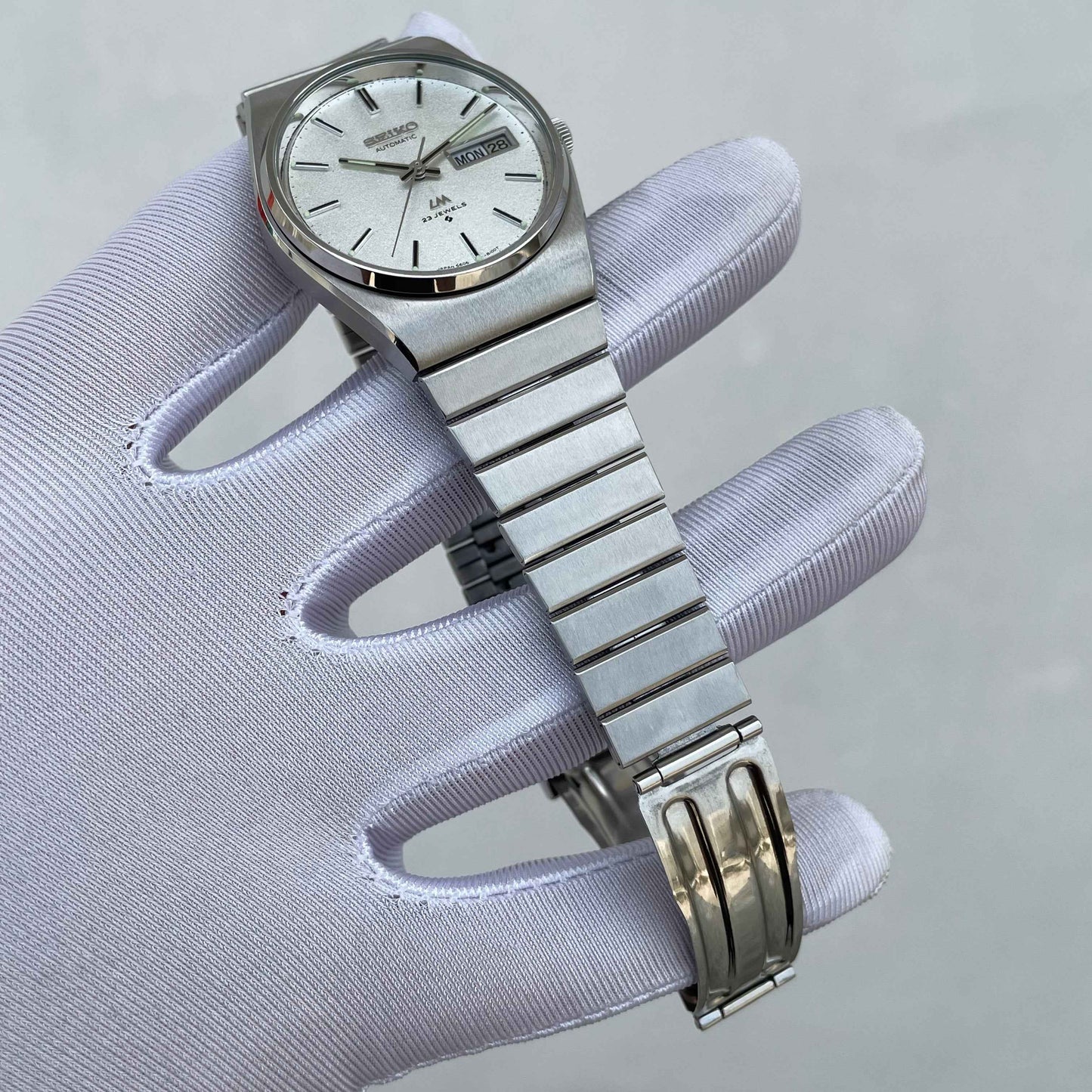 Vintage Seiko LM 5606-8070
