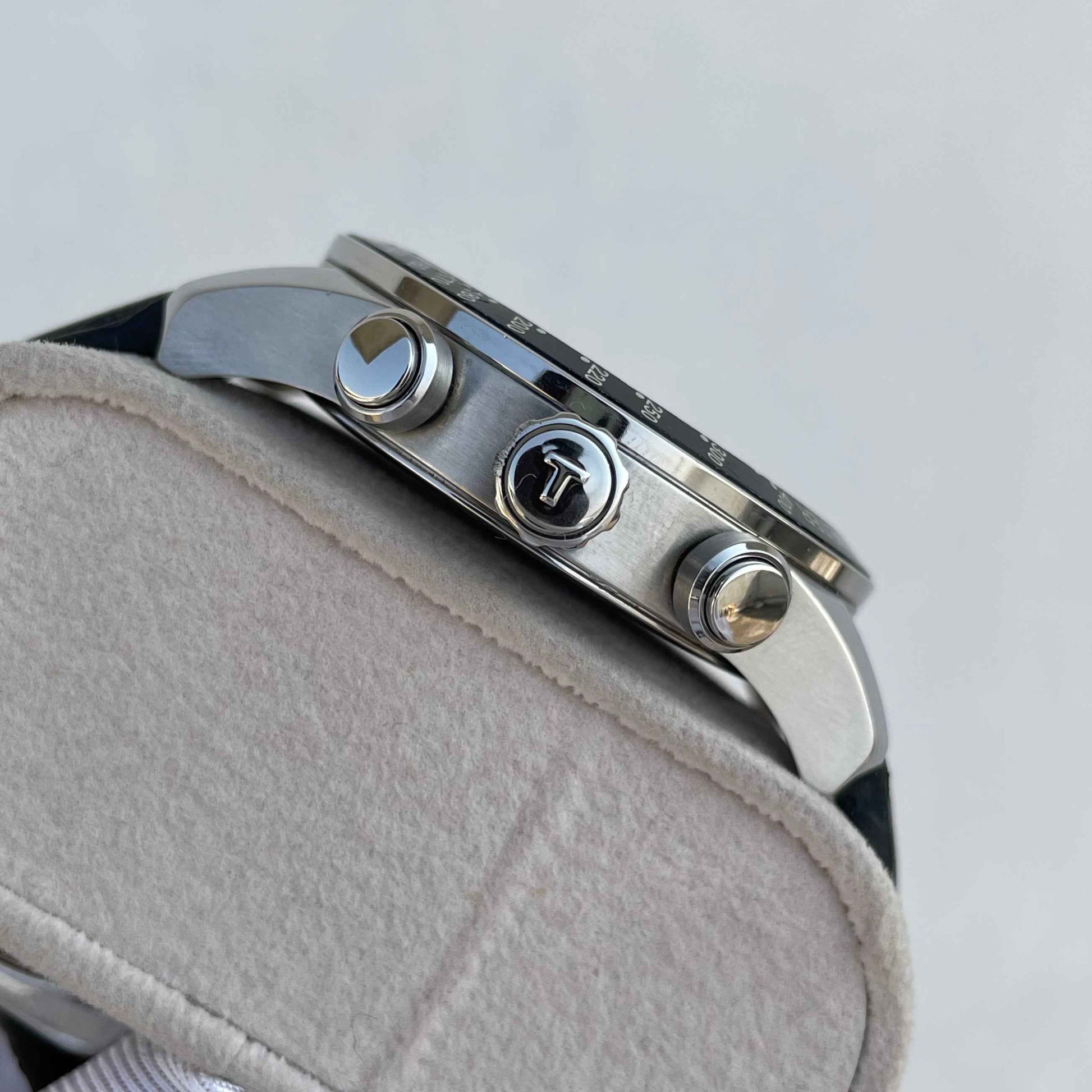 Tissot V8 Chronograph T039.417.16.057.02