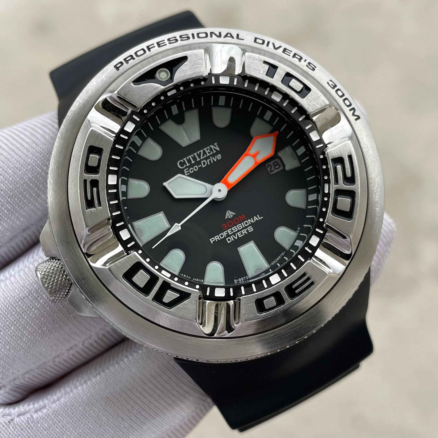 Citizen BJ8050-08E Professional Diver's 300 Meter